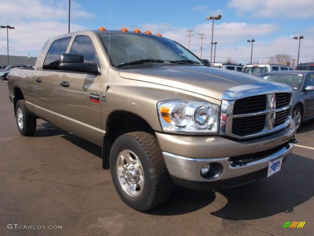 Light Khaki Metallic 2008 Dodge Ram 2500 SXT Mega Cab 4x4 Exterior Photo #45799747