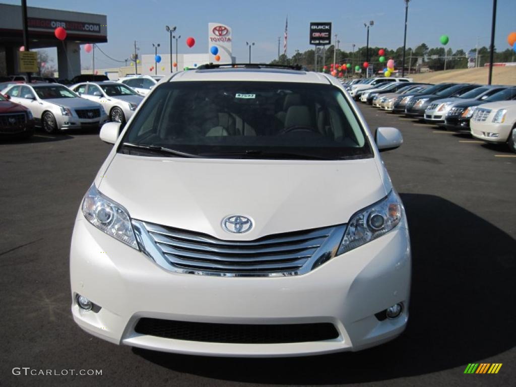 2011 Sienna Limited - Blizzard White Pearl / Light Gray photo #8