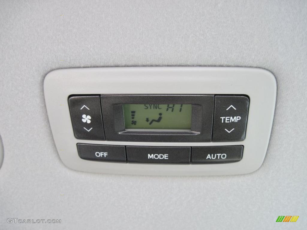 2011 Toyota Sienna Limited Controls Photo #45802565