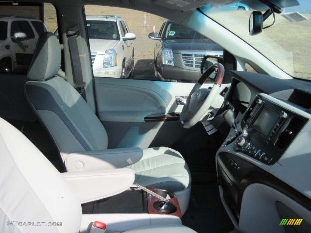 Light Gray Interior 2011 Toyota Sienna Limited Photo #45802585