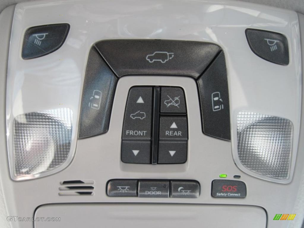 2011 Toyota Sienna Limited Controls Photo #45802597