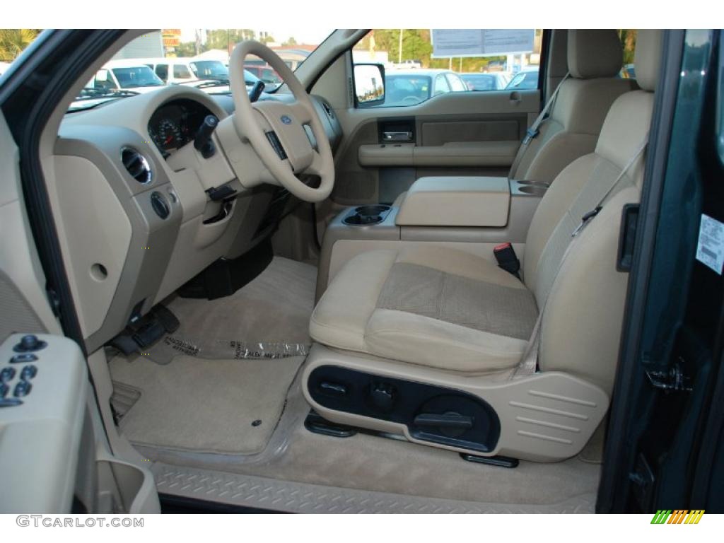 Tan Interior 2004 Ford F150 XLT SuperCab 4x4 Photo #45804421