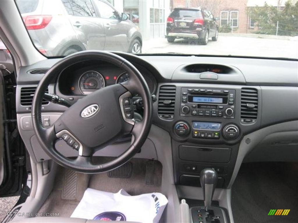 2006 Kia Optima EX V6 Gray Dashboard Photo #45806417