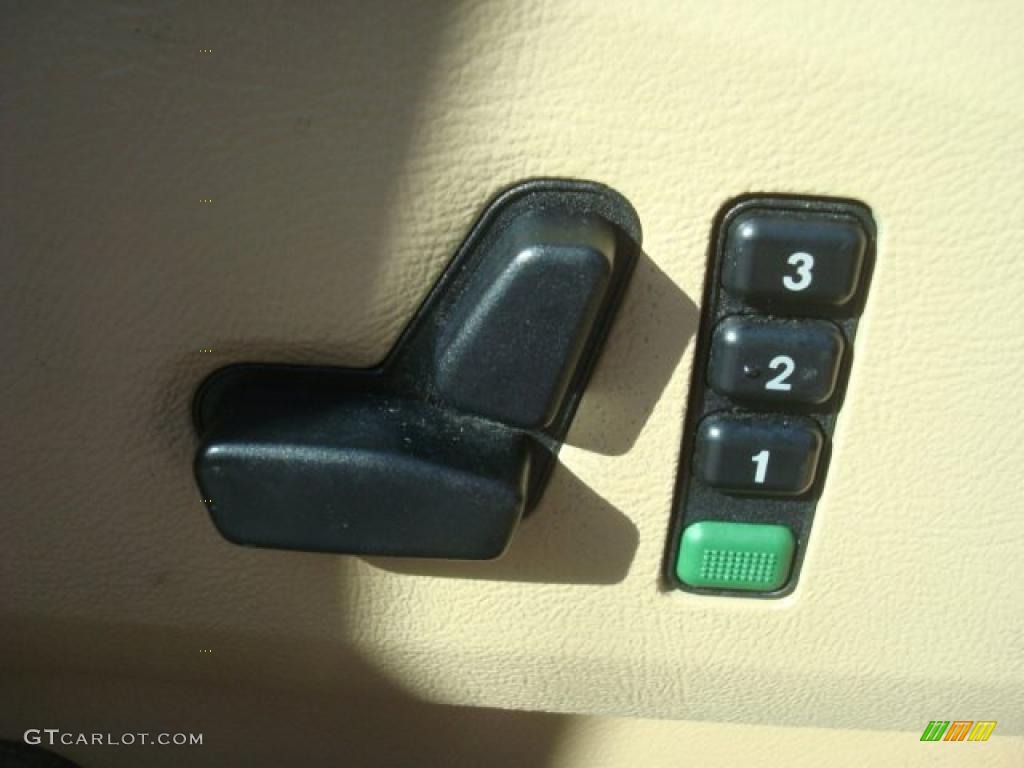 2002 Mercedes-Benz ML 500 4Matic Controls Photo #45806709