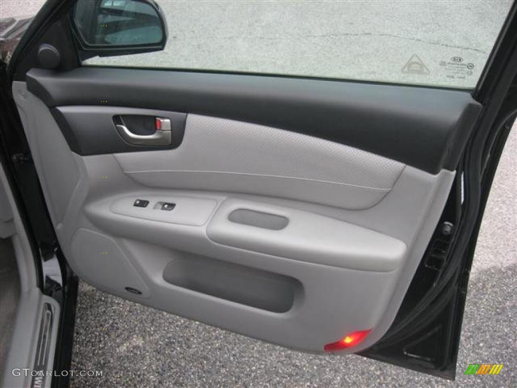 2006 Kia Optima EX V6 Gray Door Panel Photo #45806845