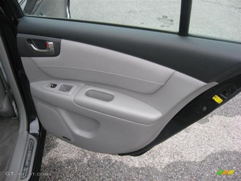 2006 Kia Optima EX V6 Gray Door Panel Photo #45806853