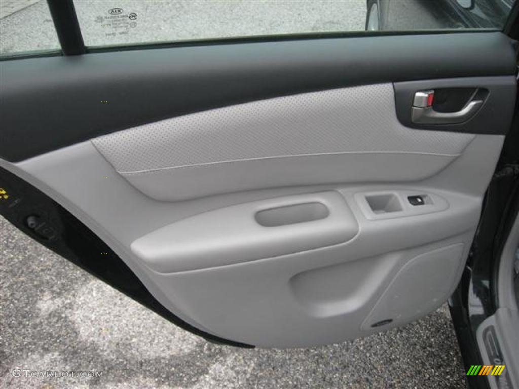 2006 Kia Optima EX V6 Gray Door Panel Photo #45806861