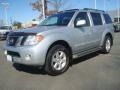 2008 Silver Lightning Nissan Pathfinder SE 4x4  photo #8