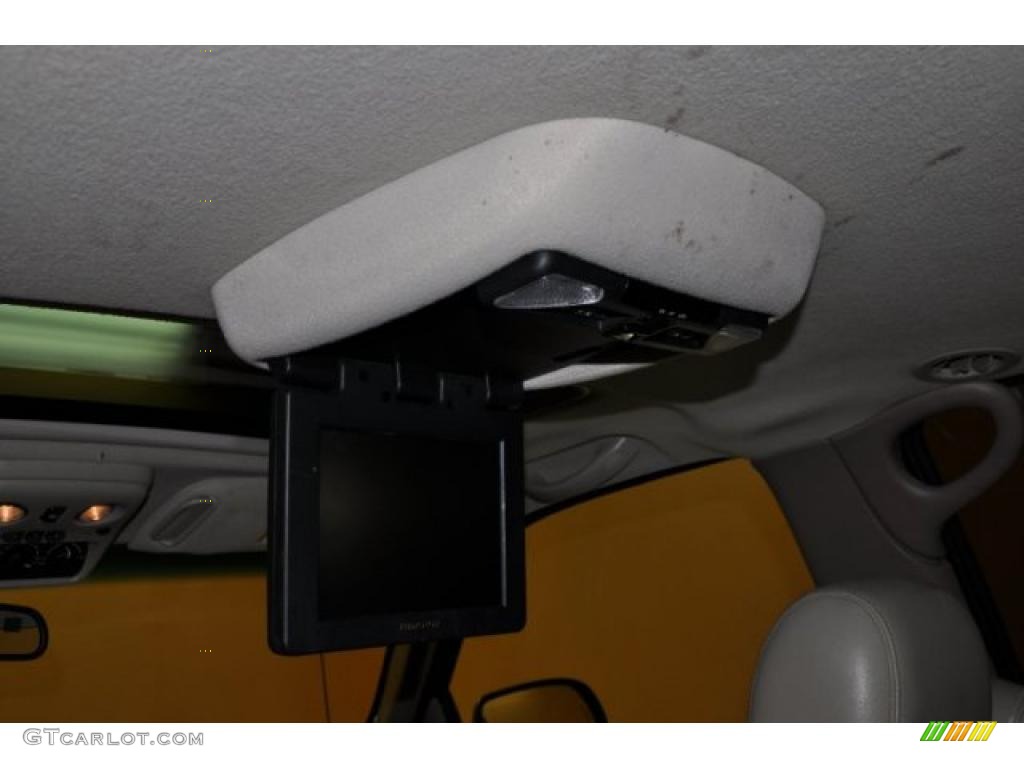 2003 Suburban 1500 Z71 4x4 - Dark Green Metallic / Tan/Neutral photo #14