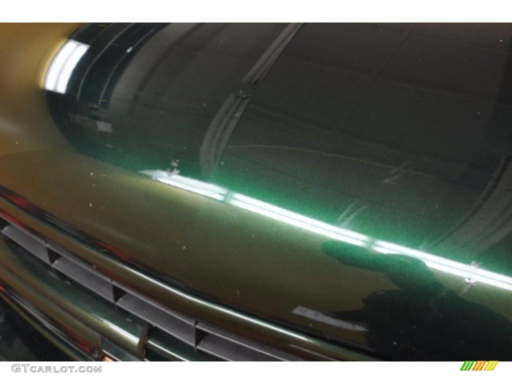 2003 Suburban 1500 Z71 4x4 - Dark Green Metallic / Tan/Neutral photo #26