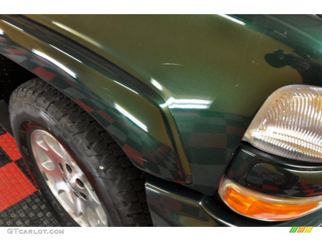 2003 Suburban 1500 Z71 4x4 - Dark Green Metallic / Tan/Neutral photo #28