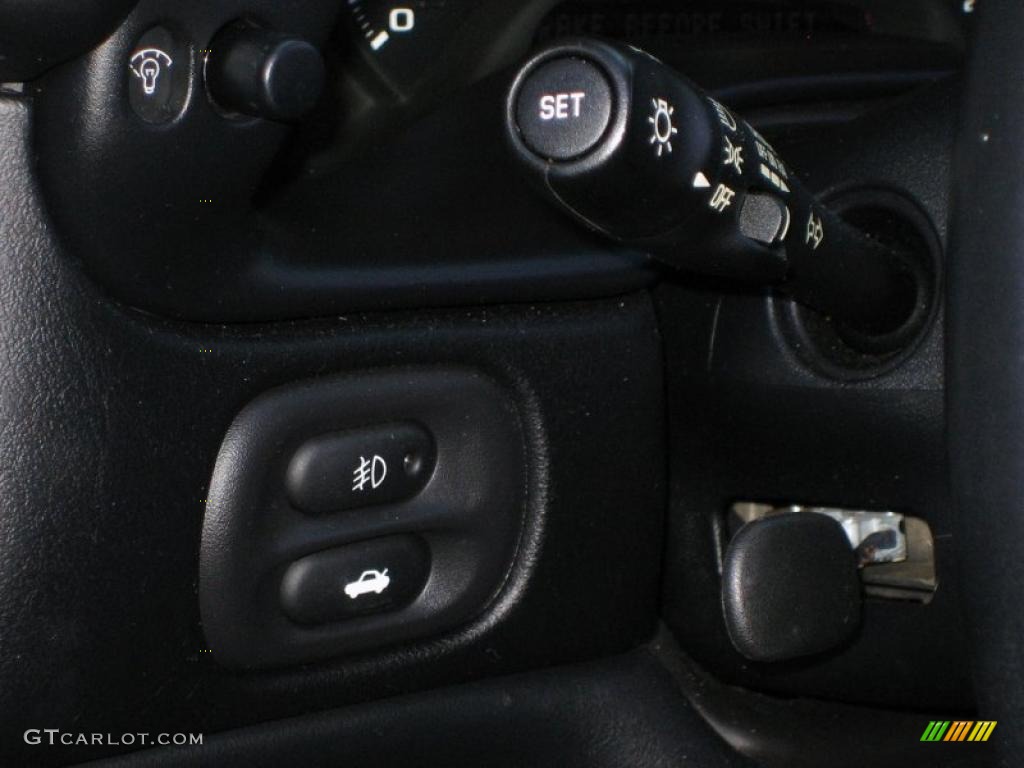 2003 Chevrolet Corvette Coupe Controls Photo #45811493