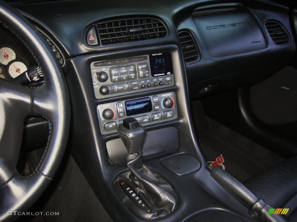 2003 Chevrolet Corvette Coupe Controls Photo #45811561