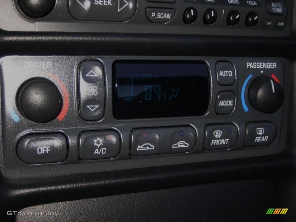 2003 Chevrolet Corvette Coupe Controls Photo #45811665