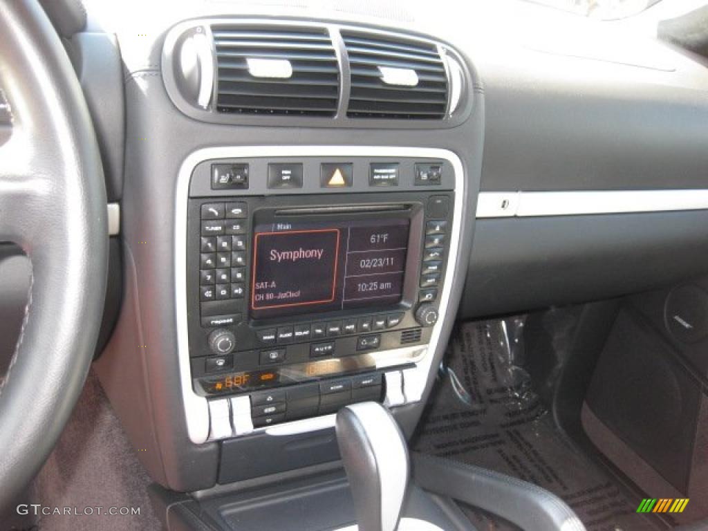 2006 Porsche Cayenne Turbo S Controls Photo #45811877