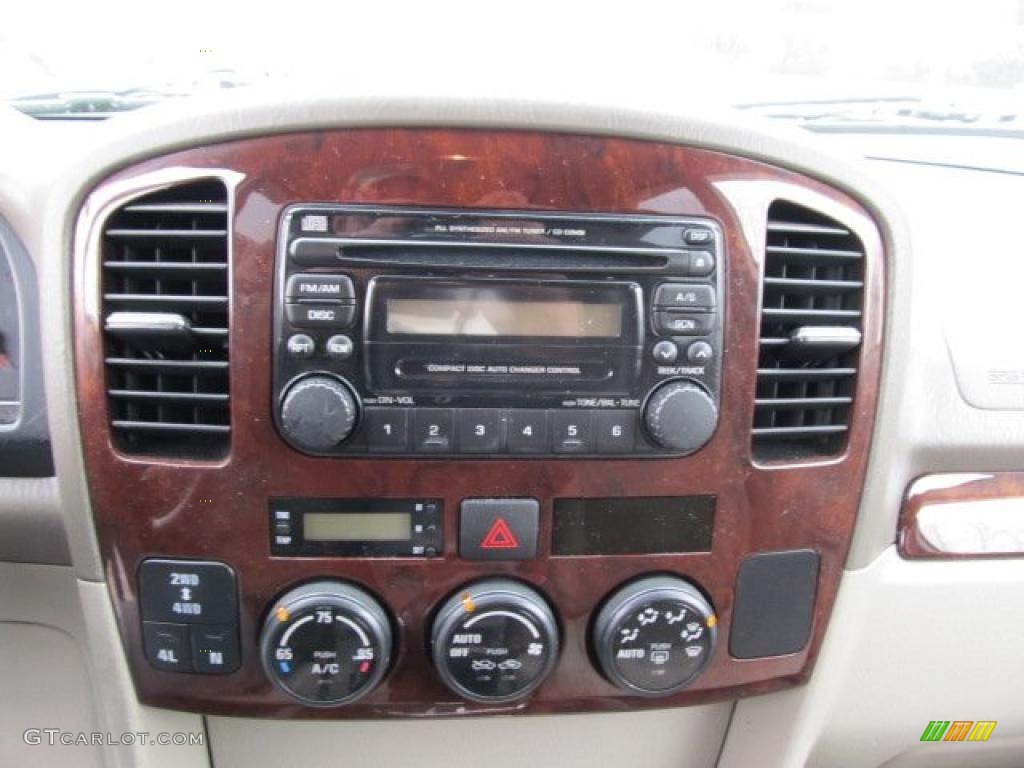 2005 Suzuki XL7 LX 4WD Controls Photo #45813145