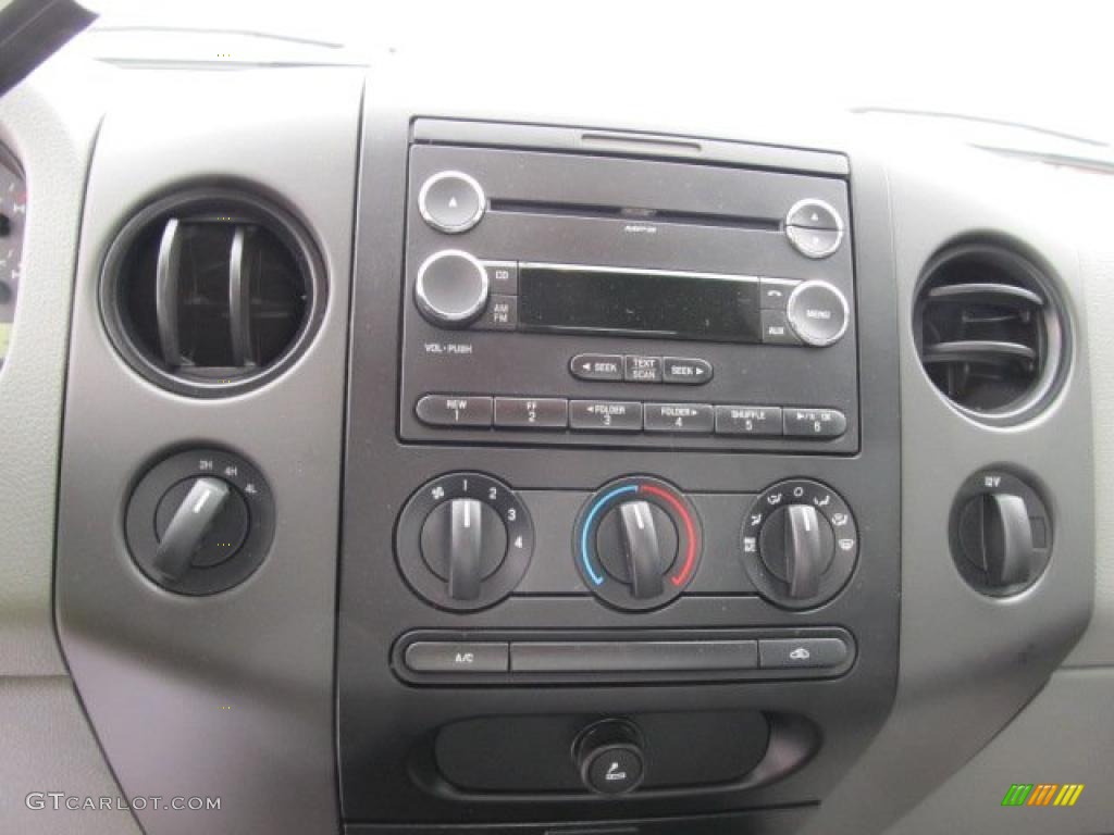 2008 Ford F150 STX SuperCab 4x4 Controls Photo #45813217