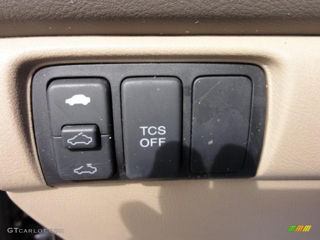 2004 Honda Accord EX V6 Sedan Controls Photo #45813557