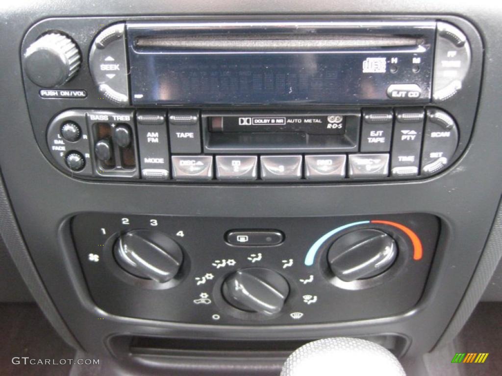 2003 Jeep Liberty Sport 4x4 Controls Photo #45813733