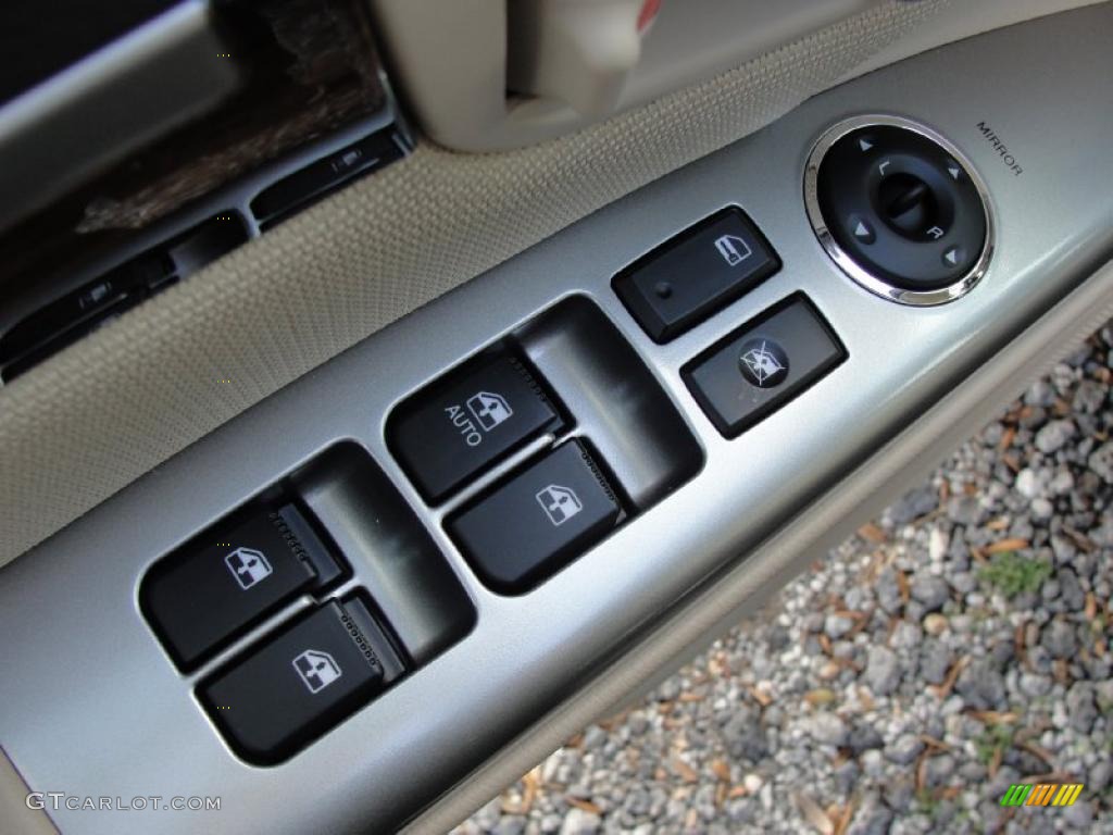 2011 Hyundai Santa Fe SE Controls Photo #45814921