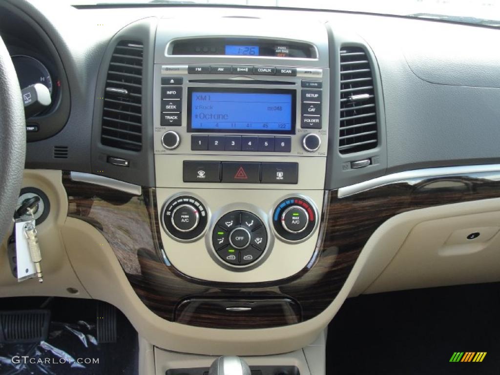 2011 Hyundai Santa Fe SE Controls Photo #45814937