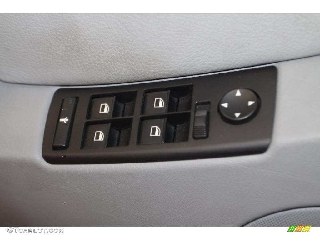 2002 BMW X5 4.4i Controls Photo #45815113