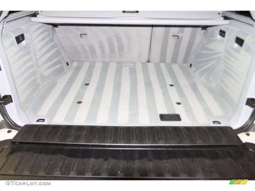 2002 BMW X5 4.4i Trunk Photo #45815257