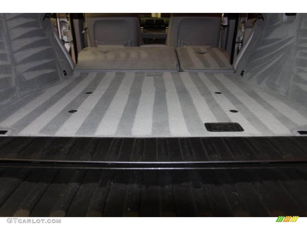 2002 BMW X5 4.4i Trunk Photo #45815265