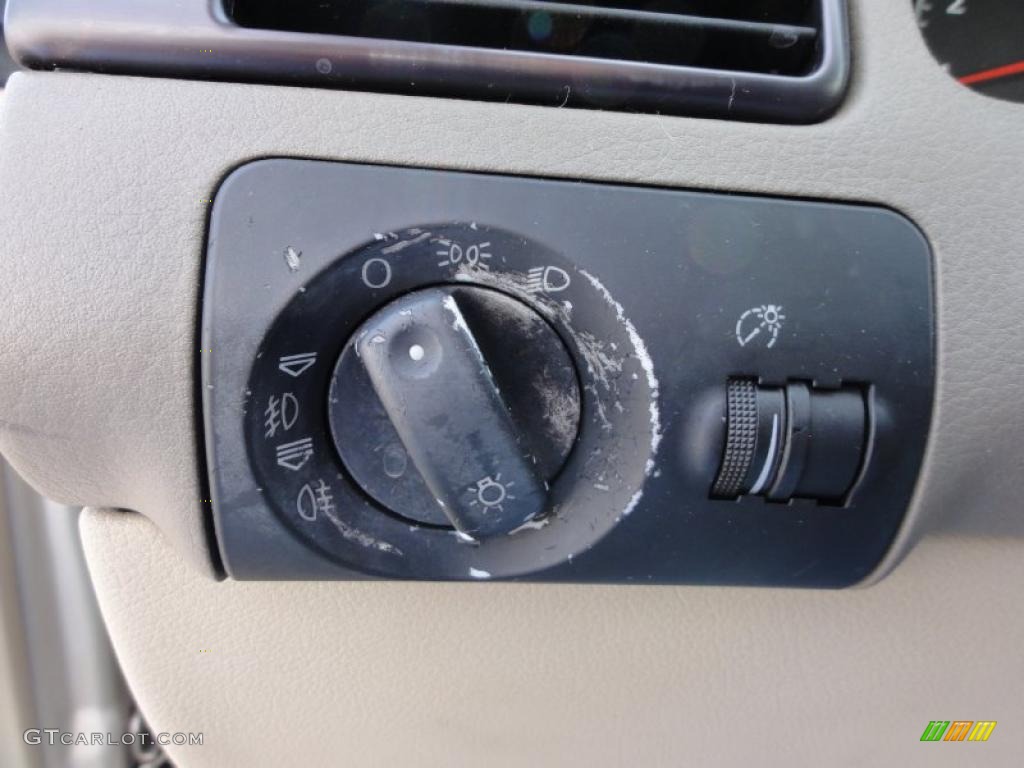 2002 A6 3.0 quattro Sedan - Canvas Beige Metallic / Beige photo #54