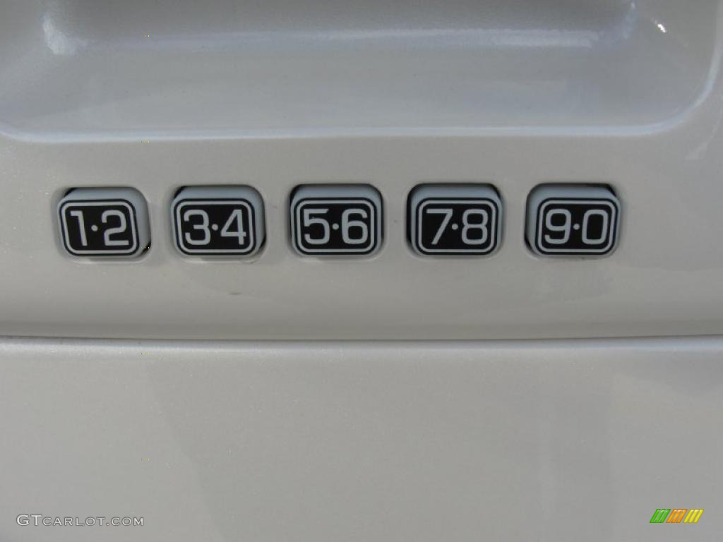 2011 F150 Lariat SuperCrew 4x4 - White Platinum Metallic Tri-Coat / Black photo #15