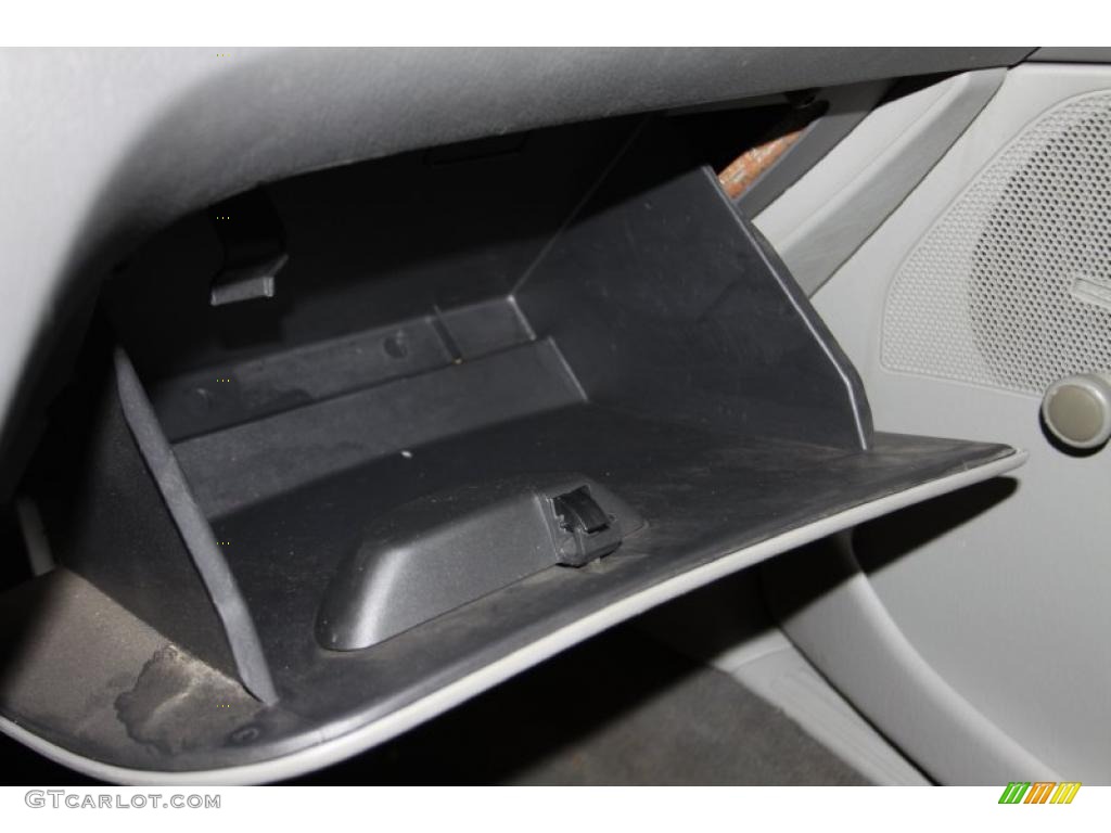 2005 Focus ZX4 S Sedan - Pitch Black / Dark Flint/Light Flint photo #24