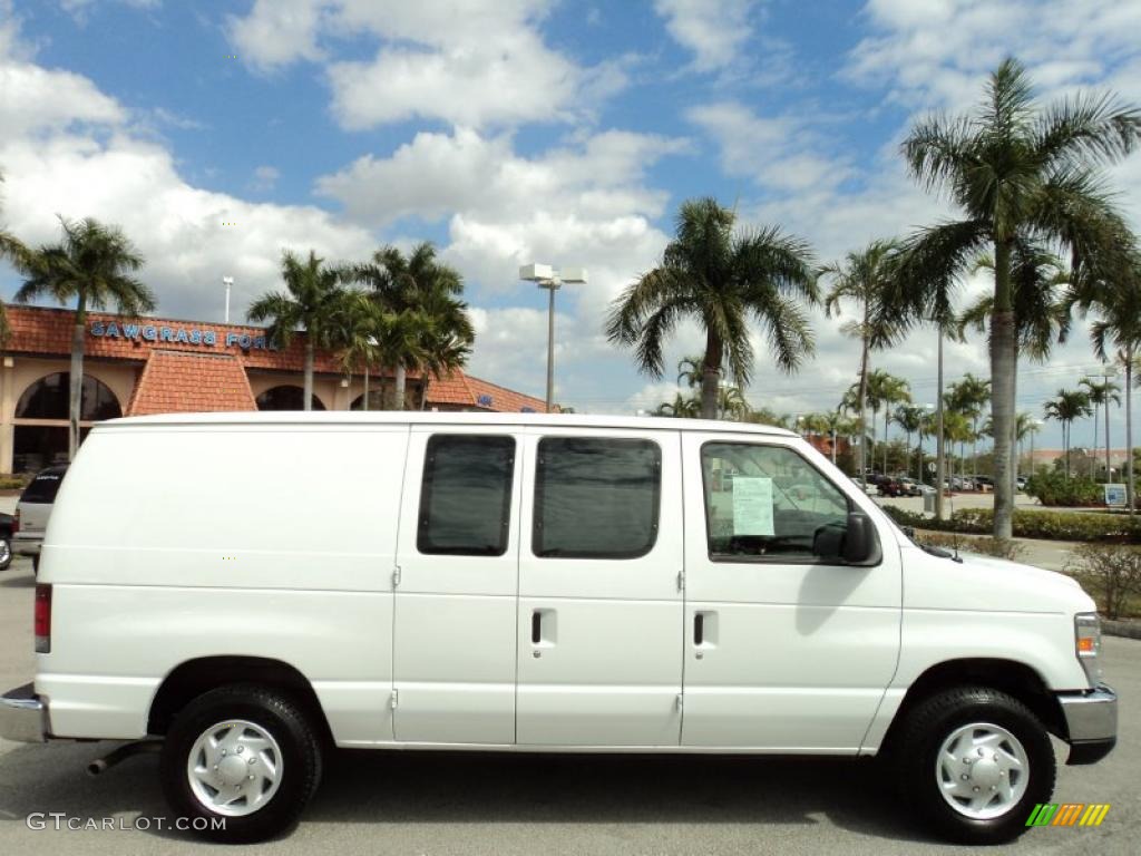Oxford White 2009 Ford E Series Van E150 Cargo Exterior Photo #45819735