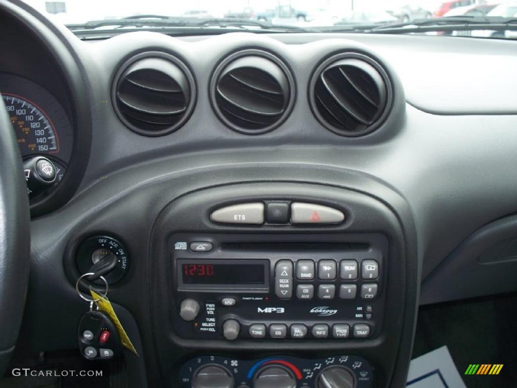2005 Pontiac Grand Am Gt Coupe Controls Photo 45819811