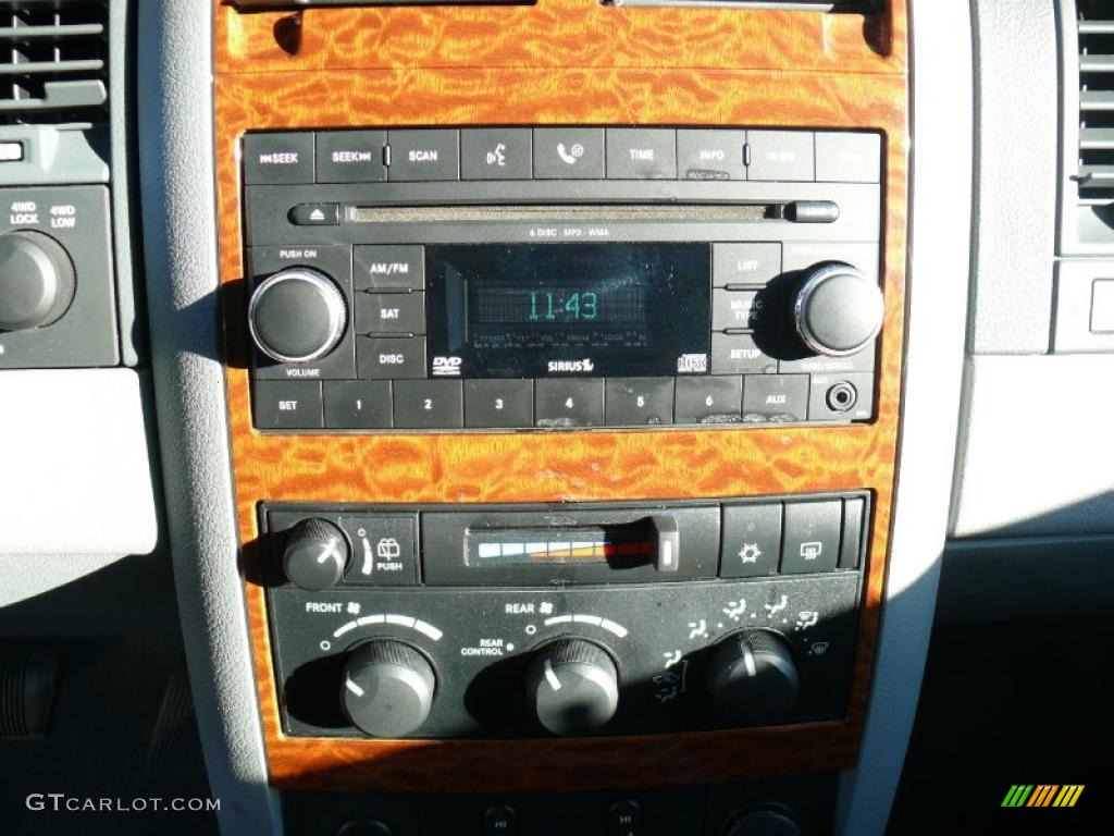 2008 Dodge Durango SLT 4x4 Controls Photo #45821645