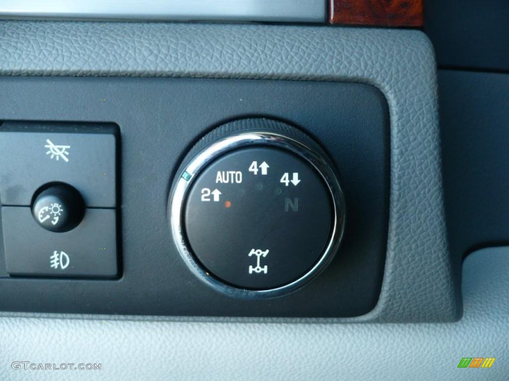 2008 Chevrolet Avalanche LTZ 4x4 Controls Photo #45829165