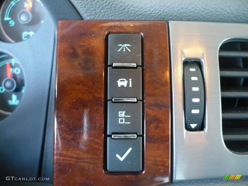 2008 Chevrolet Avalanche LTZ 4x4 Controls Photo #45829209