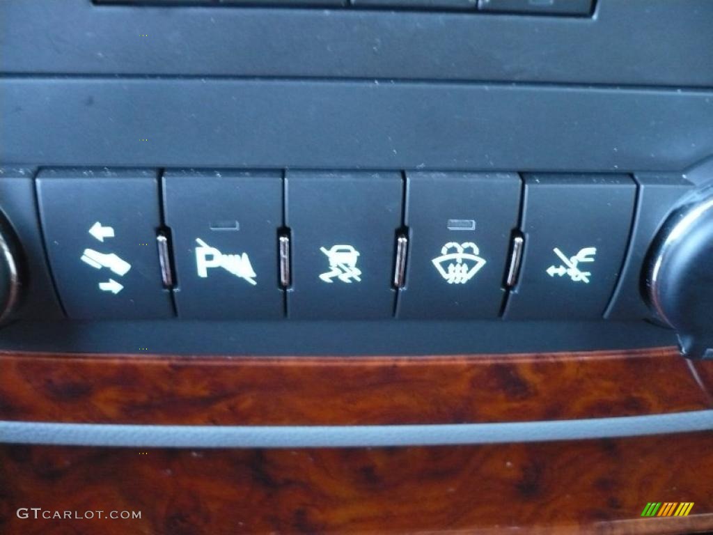 2008 Chevrolet Avalanche LTZ 4x4 Controls Photo #45829245