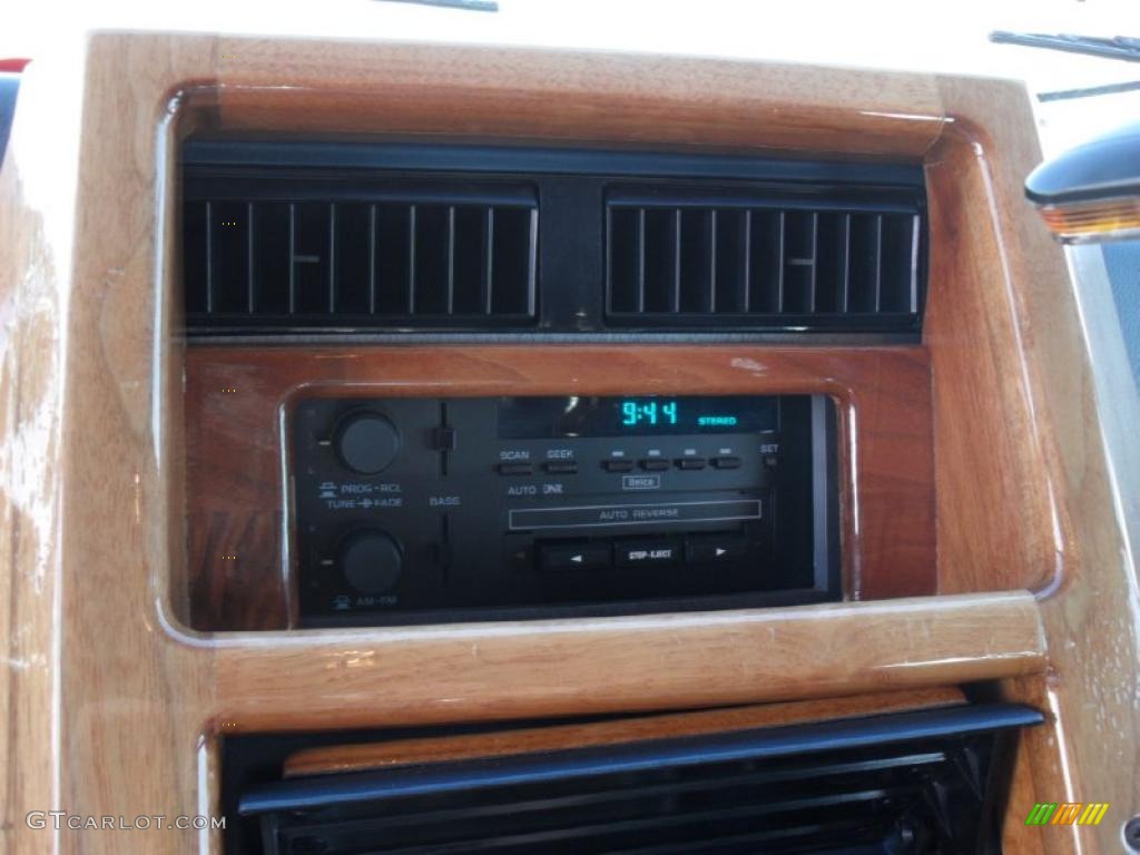 1995 Chevy Van G20 Passenger Conversion - White / Blue photo #12