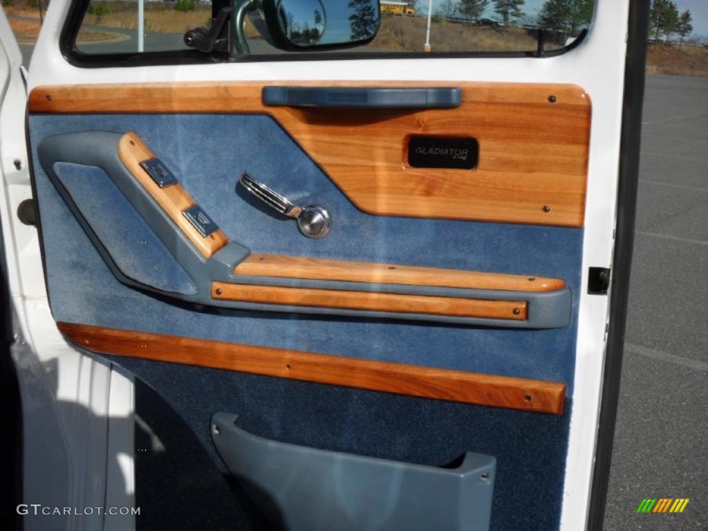 1995 Chevy Van G20 Passenger Conversion - White / Blue photo #24