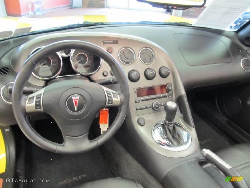 2008 Pontiac Solstice GXP Roadster Ebony Dashboard Photo #45832134