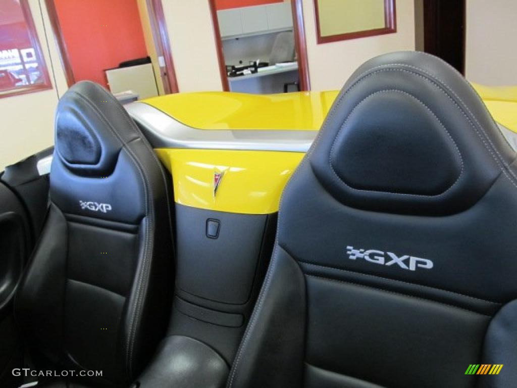 2008 Solstice GXP Roadster - Mean Yellow / Ebony photo #17