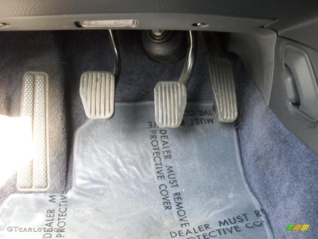 2005 Volvo S60 R AWD Controls Photo #45842544