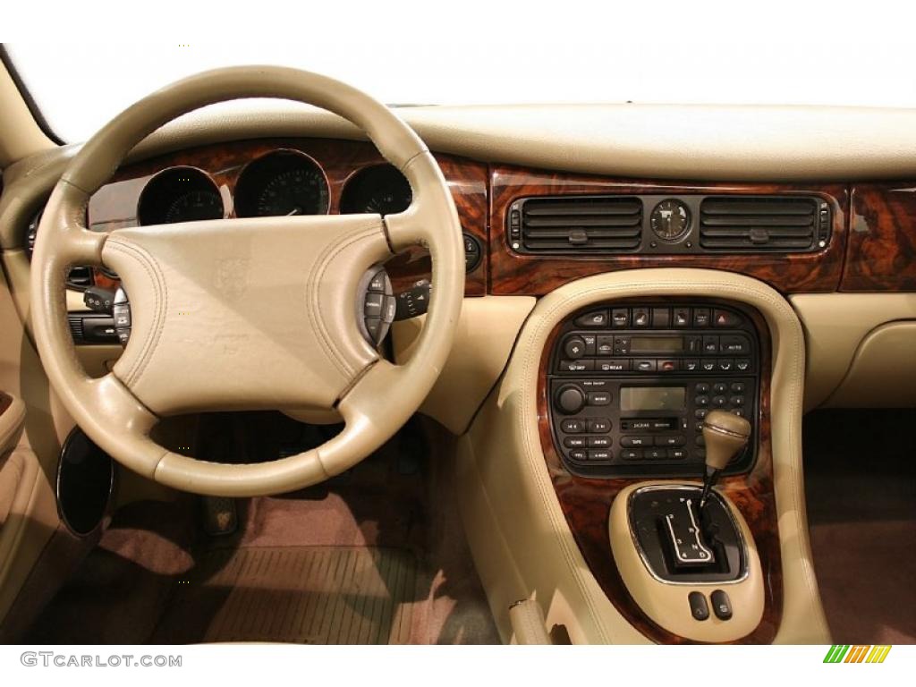 1998 XJ XJ8 - British Racing Green / Cashmere photo #23