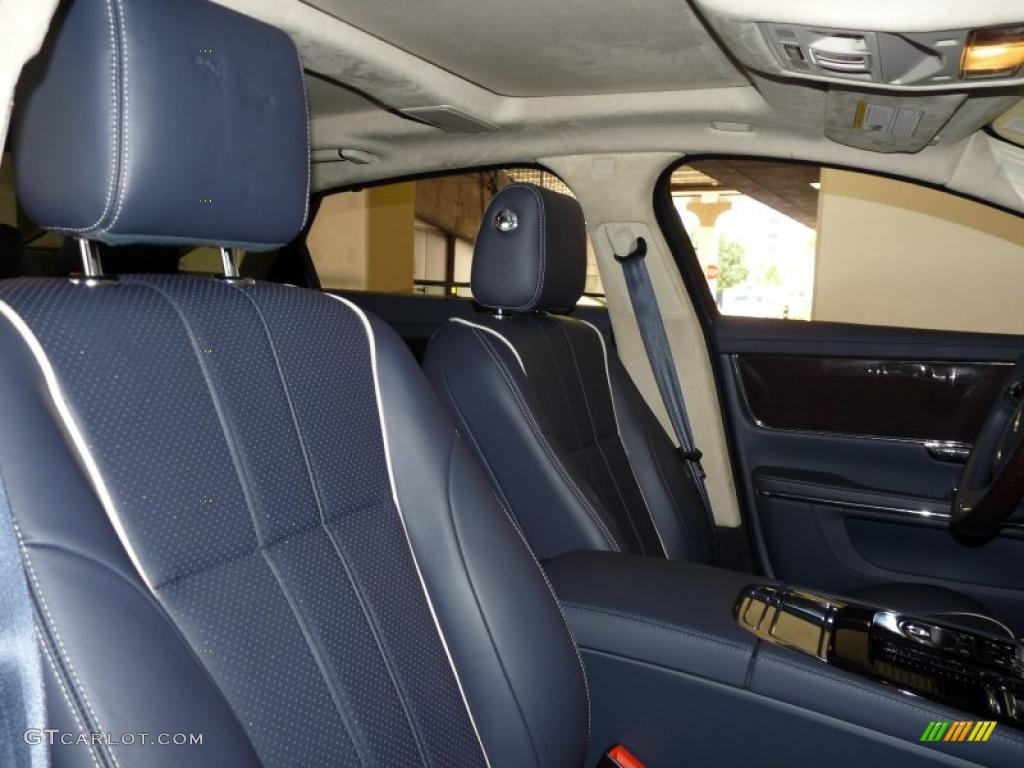 2011 XJ XJL Supercharged - Frost Blue Metallic / Navy Blue/Ivory photo #22
