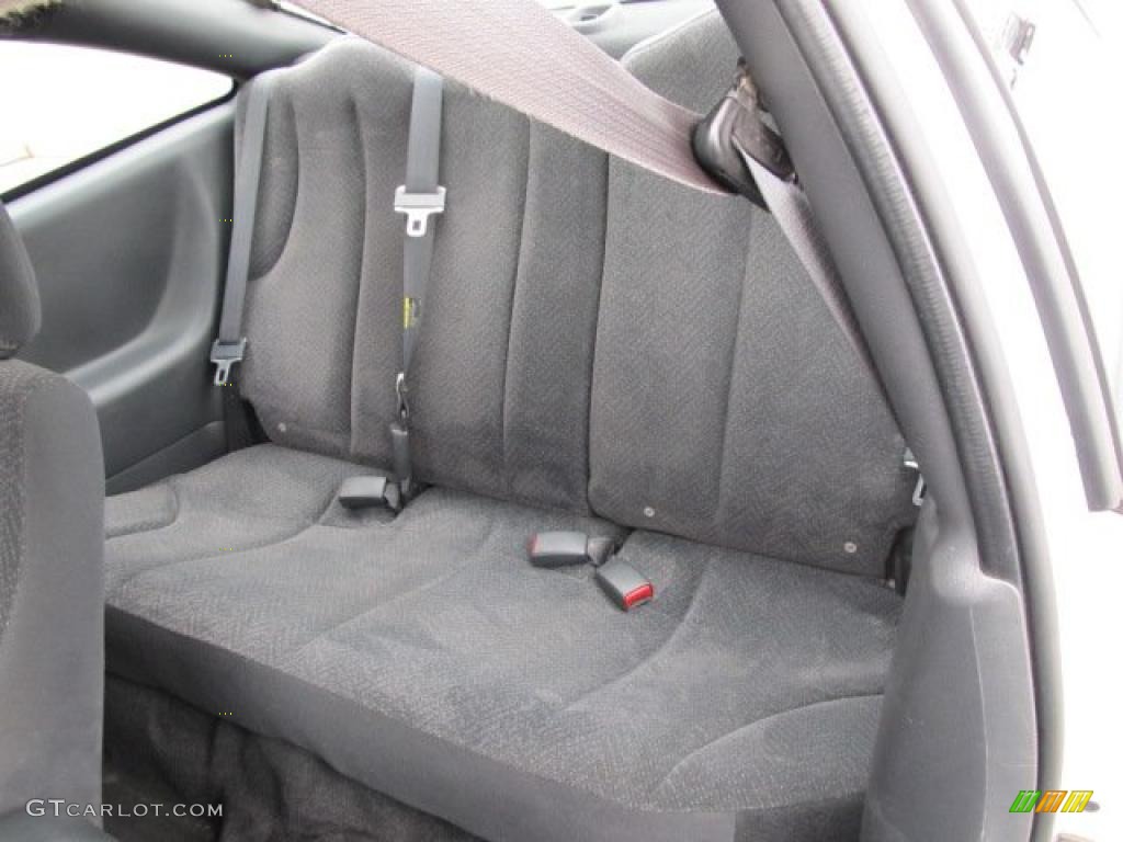2004 Cavalier LS Sport Coupe - Summit White / Graphite photo #12