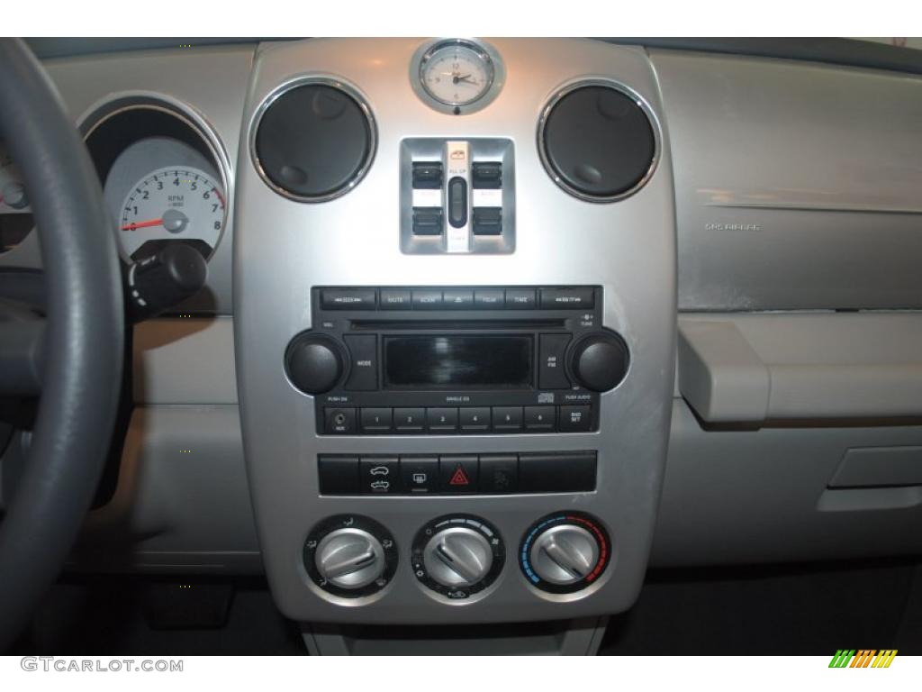 2006 Chrysler PT Cruiser Convertible Controls Photo #45853677
