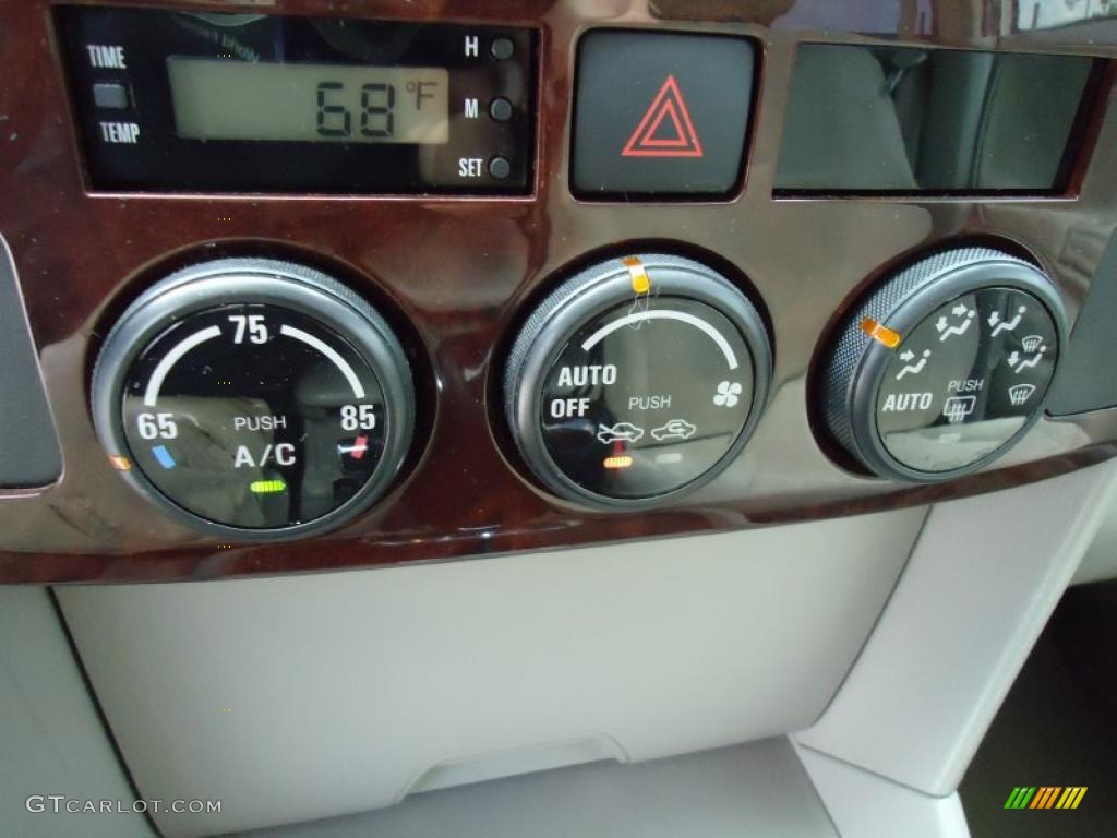 2004 Suzuki XL7 LX Controls Photos