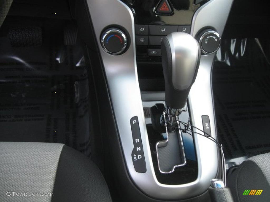 2011 Cruze LS - Ice Blue Metallic / Jet Black/Medium Titanium photo #8