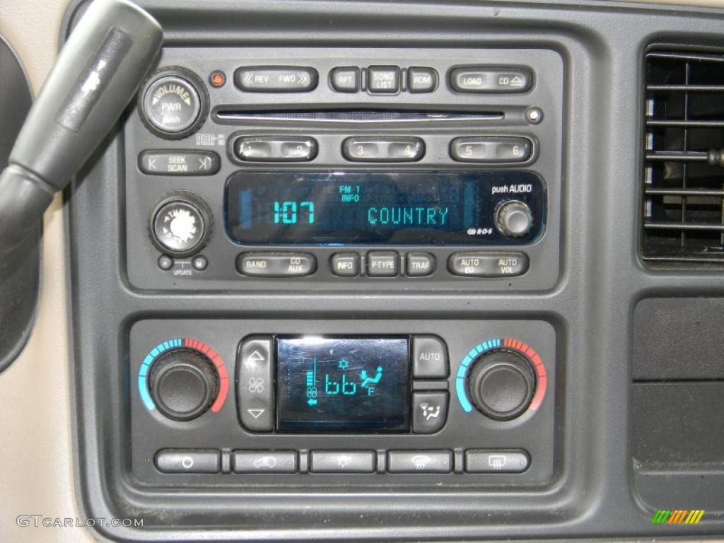 2004 GMC Sierra 1500 SLT Extended Cab Controls Photo #45857302
