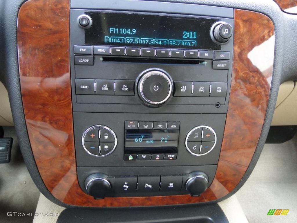 2008 Chevrolet Suburban 1500 LT Controls Photo #45857802